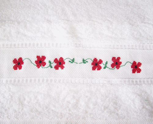 Serviette fleurs rouges