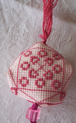 Biscornu pour ciseaux