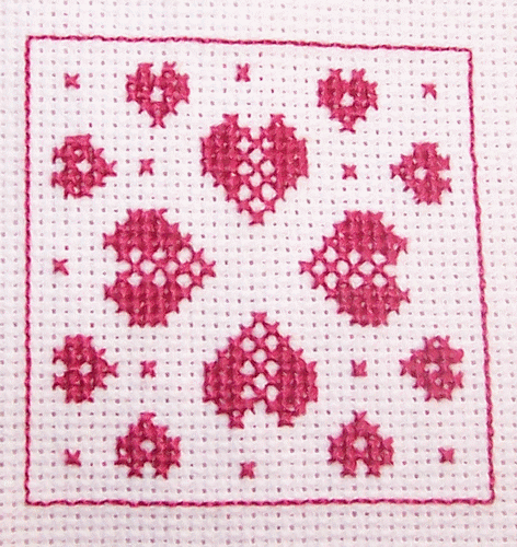 Biscornu de F&eacute;vrier