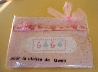 B&eacute;b&eacute; en rose et bleu