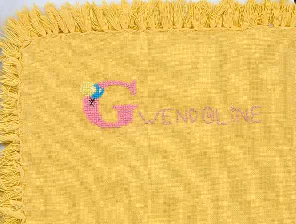 Gwendoline sur une serviette