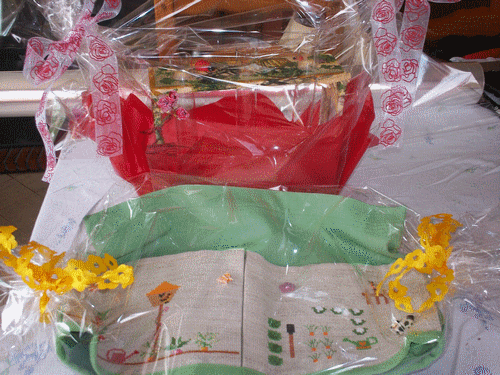 Tablier de jardin et vase